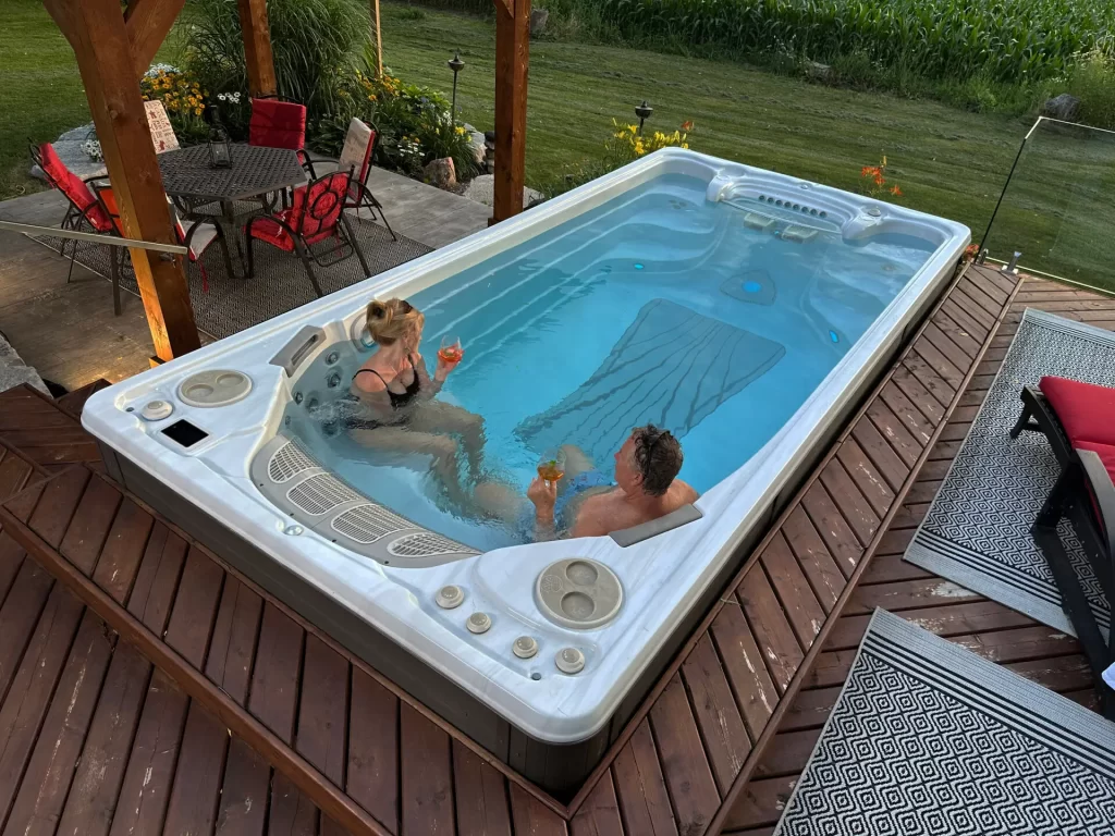 HP24-Ancaster-Swim-Spa-Installation-Evening-Image8027LR - Techsvět Swim spa