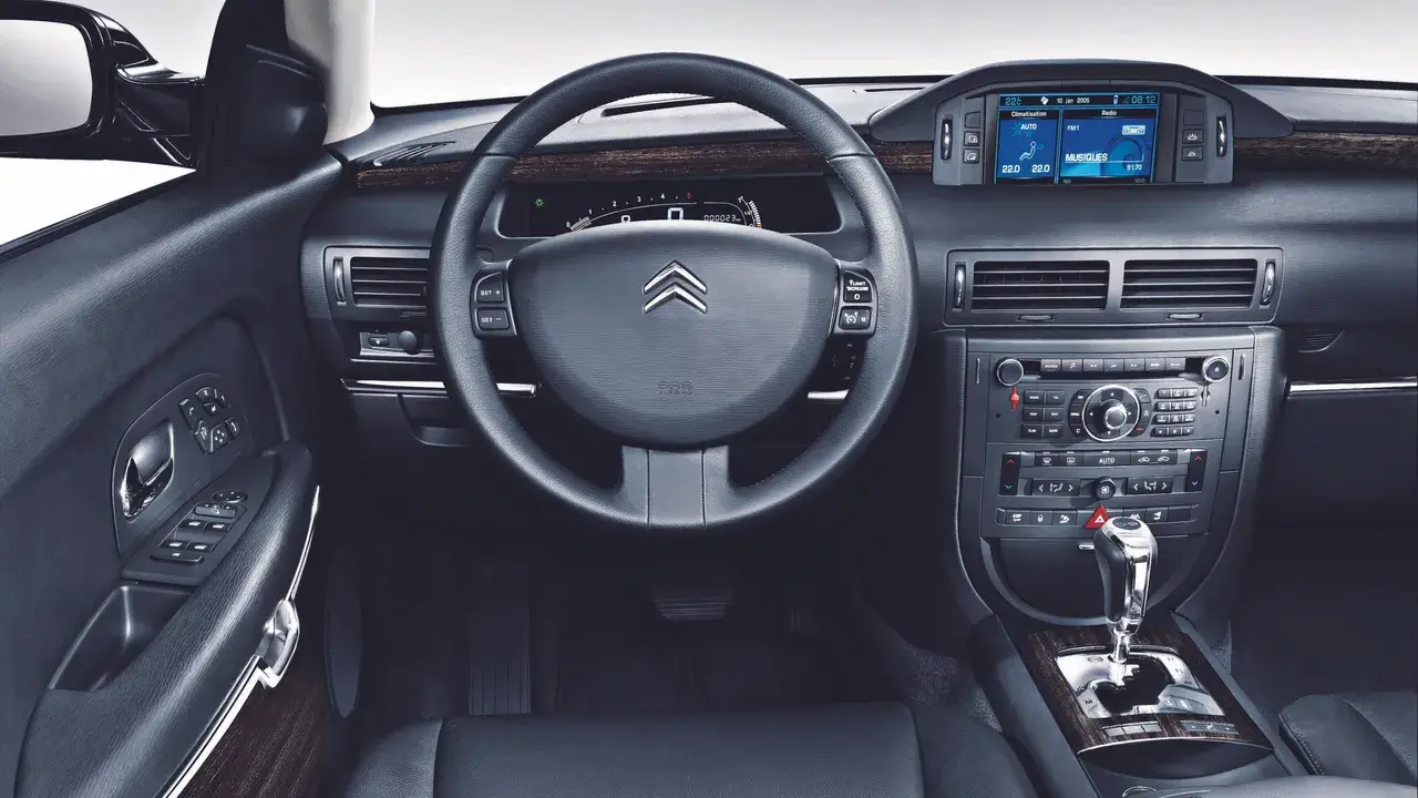 - Techsvět Citroën C6 interiér