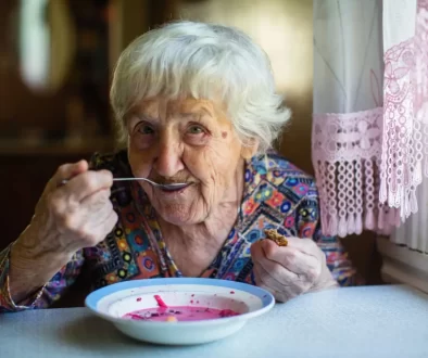 Seniorka jí