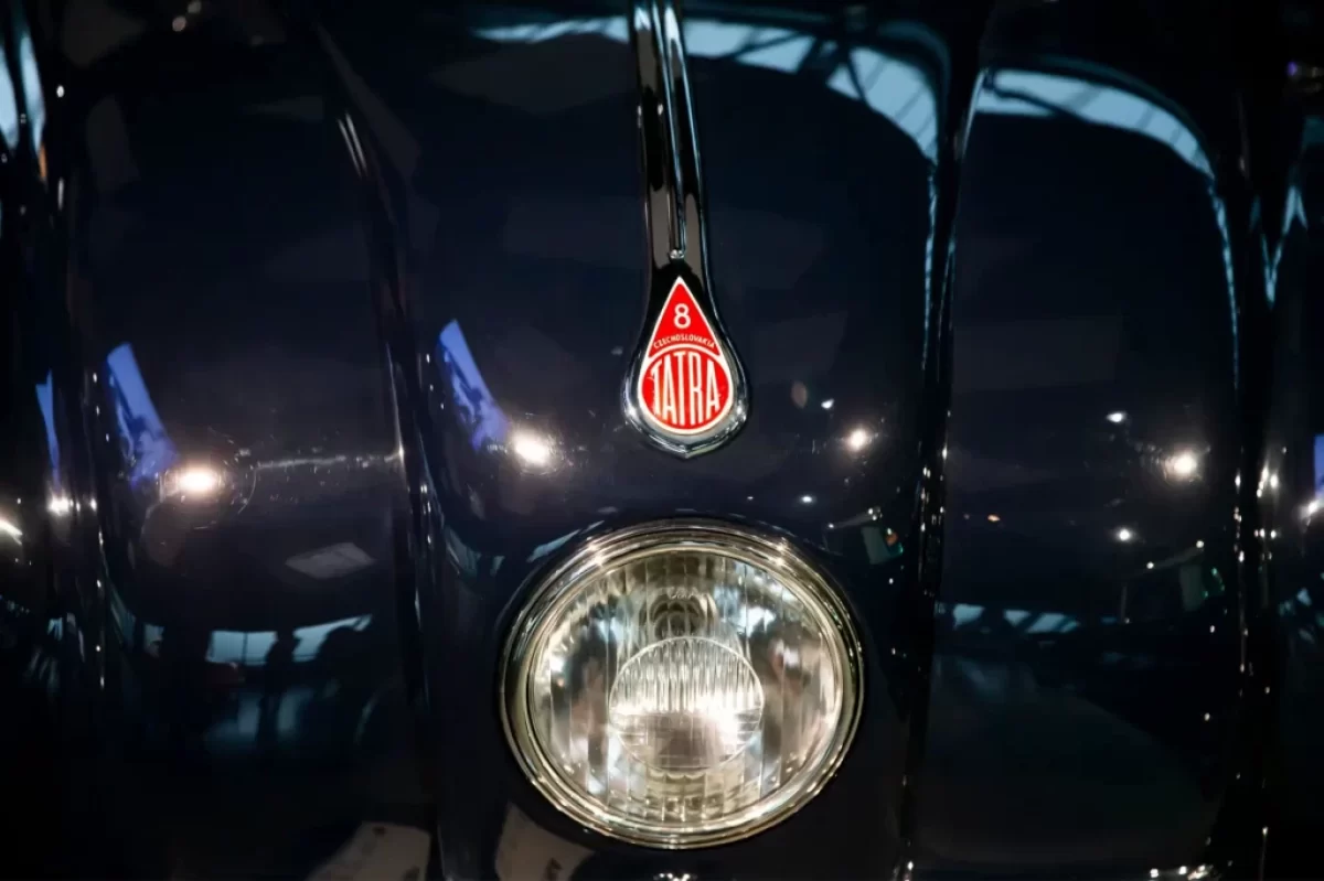 Tatra 87