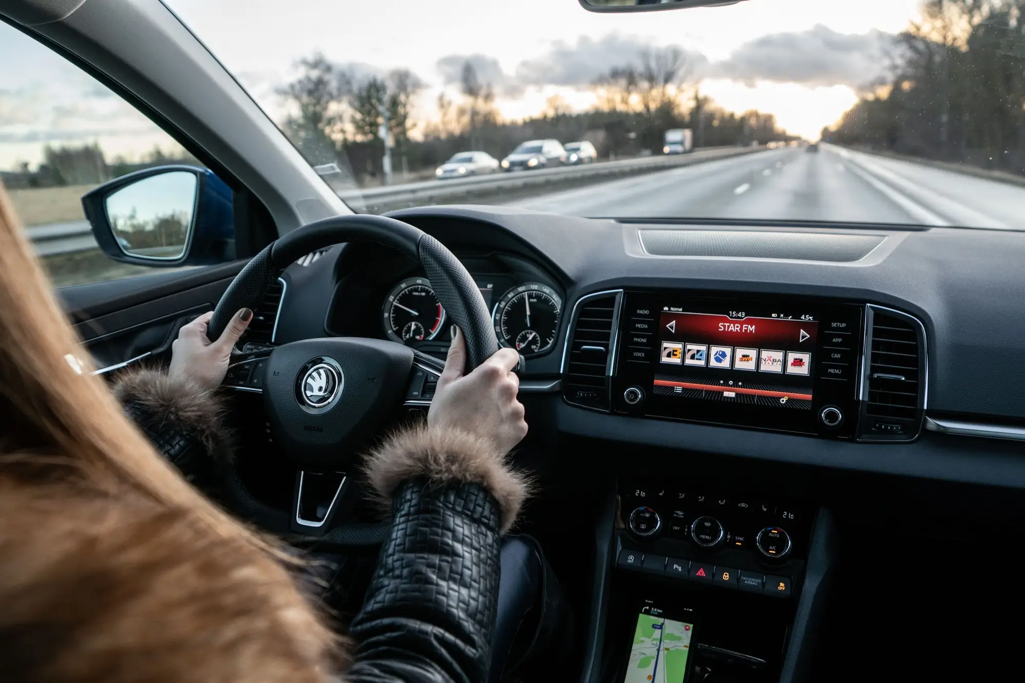 Shutterstock_1650701842 - Techsvět Škoda Karoq interiér