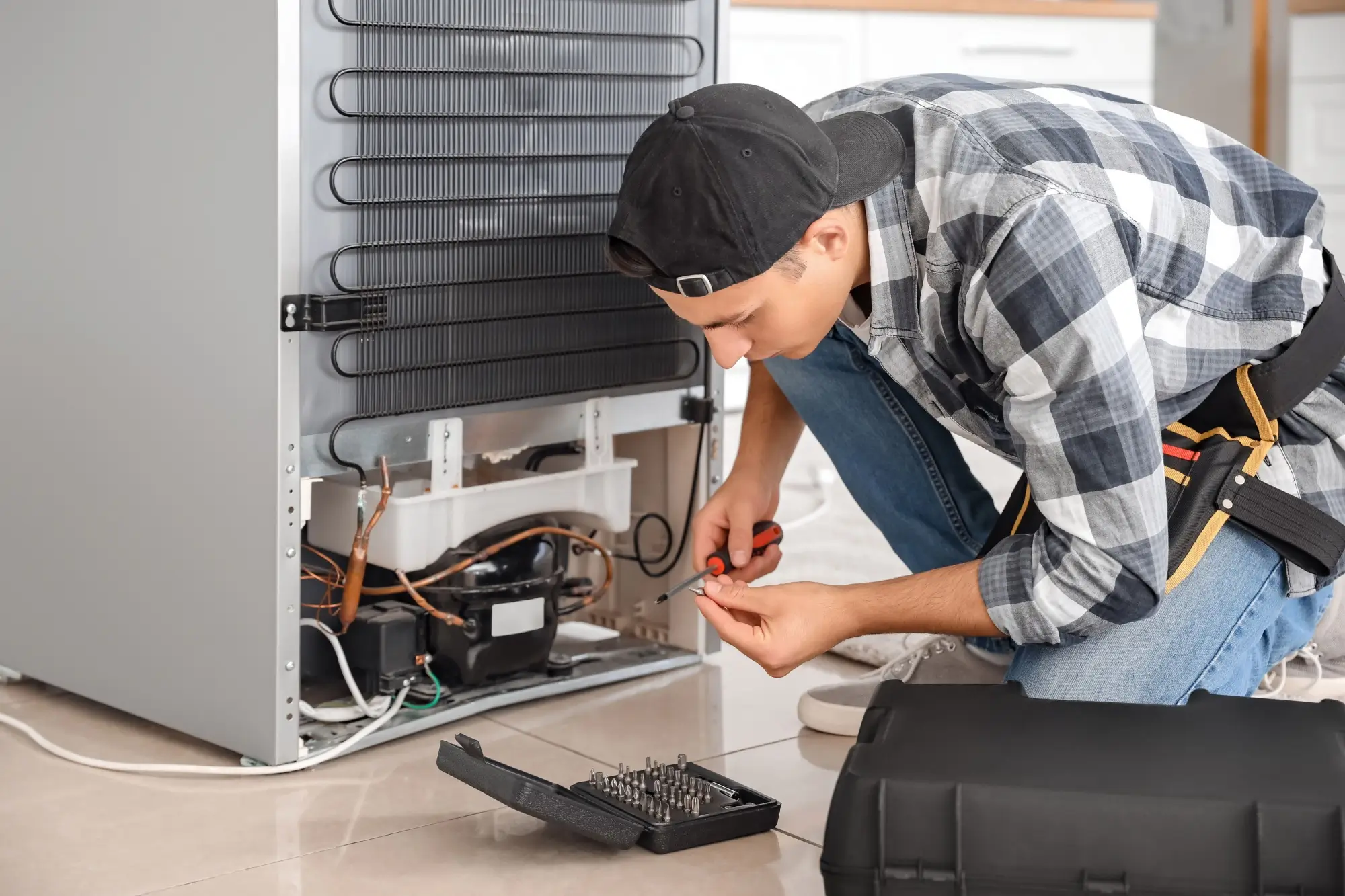 Shutterstock_1690970839 - Techsvět opravář ledniček