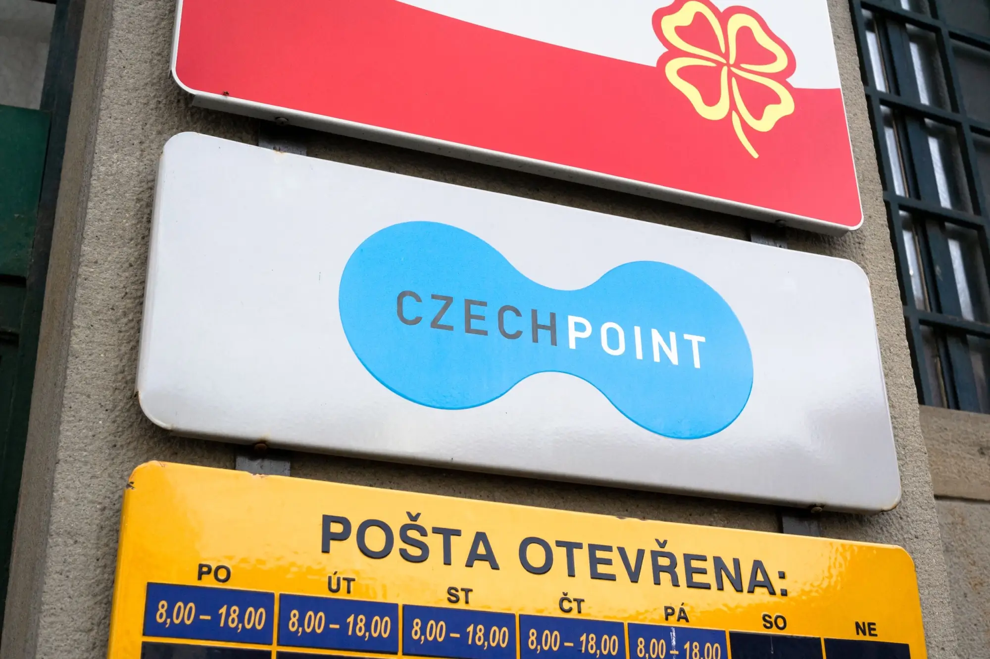 Shutterstock_1820431700 - Techsvět Czech POINT