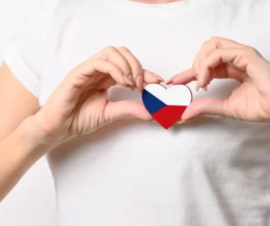 čeká vlajka