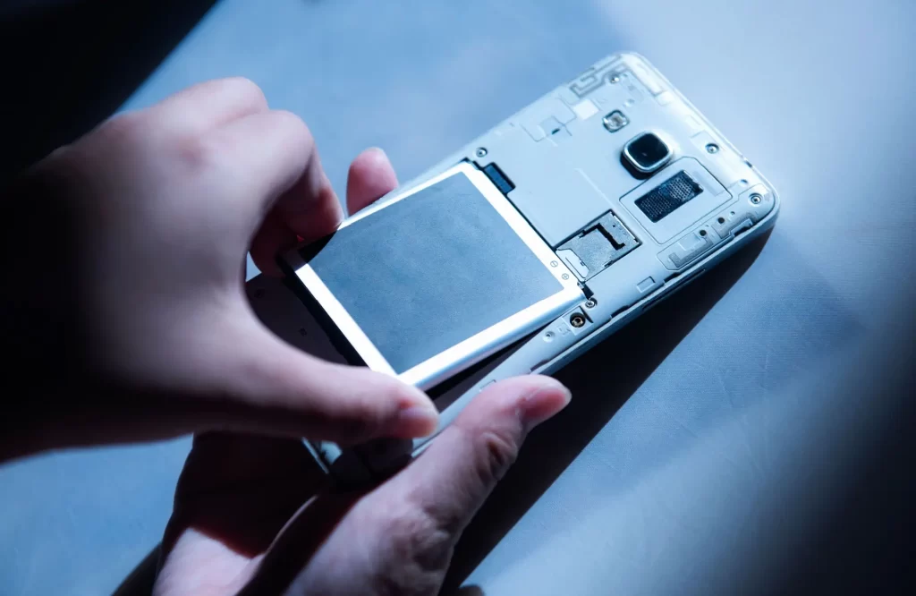 Je potřeba vyjmout preventivně baterii. - Techsvět Baterie mobilu