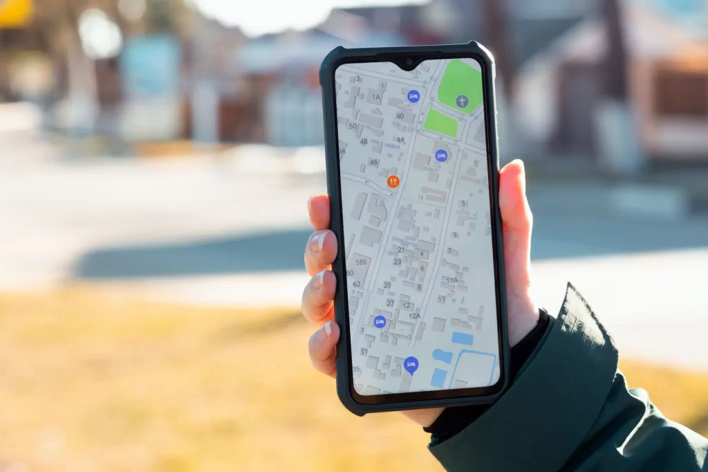 Shutterstock_1932321974 - Techsvět Mapa na telefonu