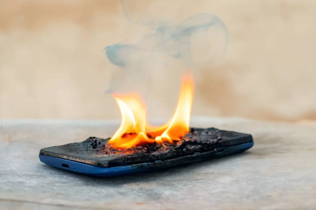 - Techsvět hořící mobil