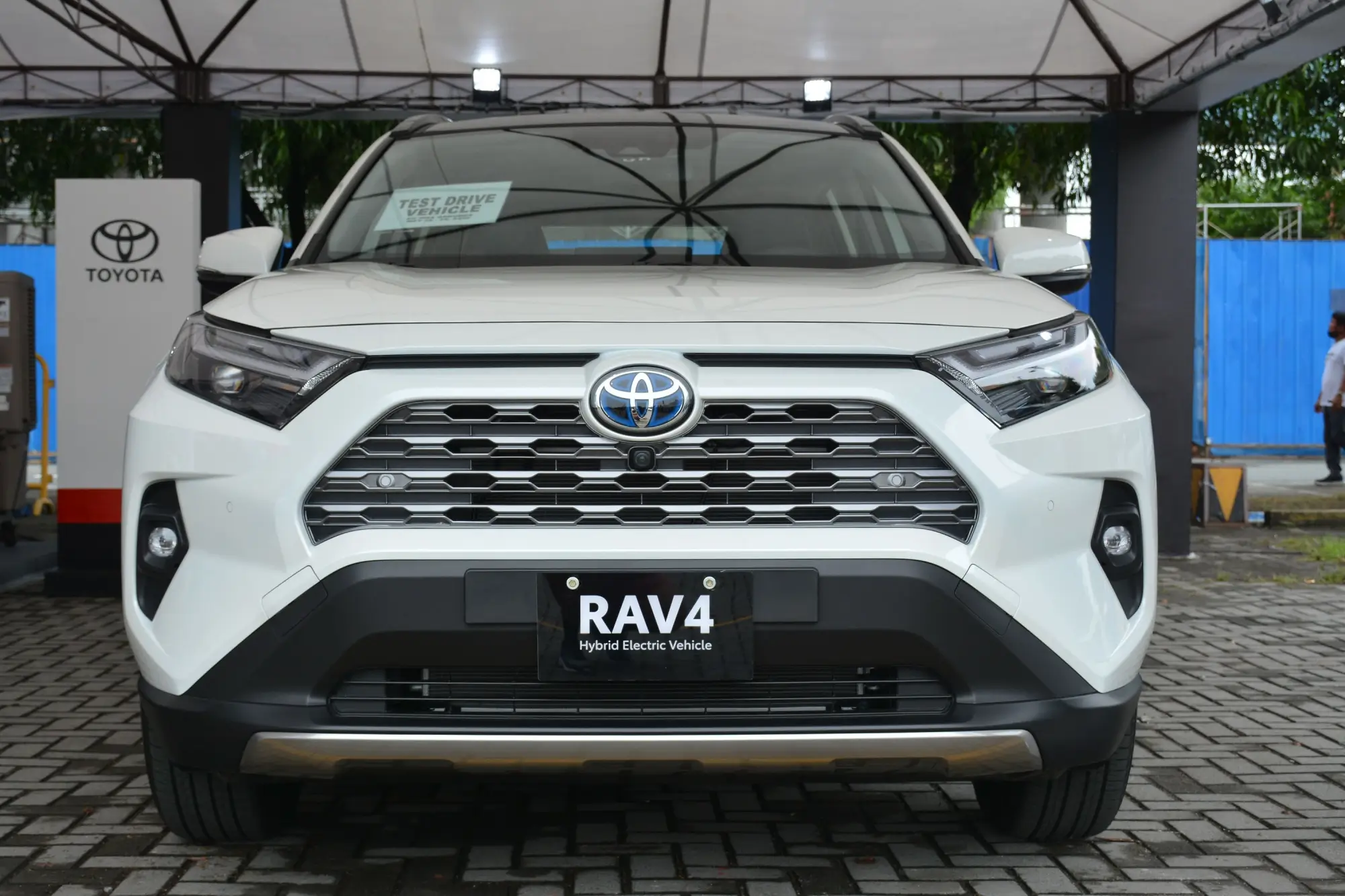 Shutterstock_2257345527 - Techsvět Toyota RAV 4
