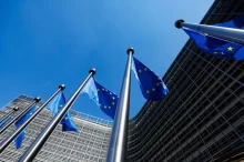 EU vlajky před budovou