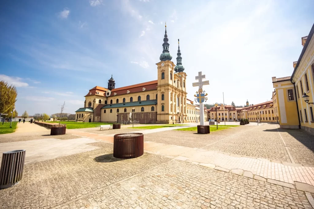 Shutterstock_2319431649 - Techsvět Bazilika Velehrad