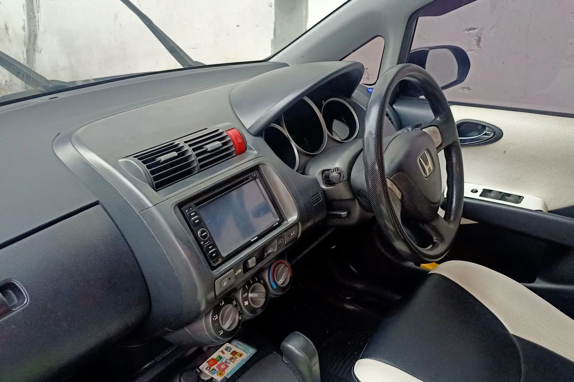 Shutterstock_2336975495 - Techsvět Honda Jazz interiér
