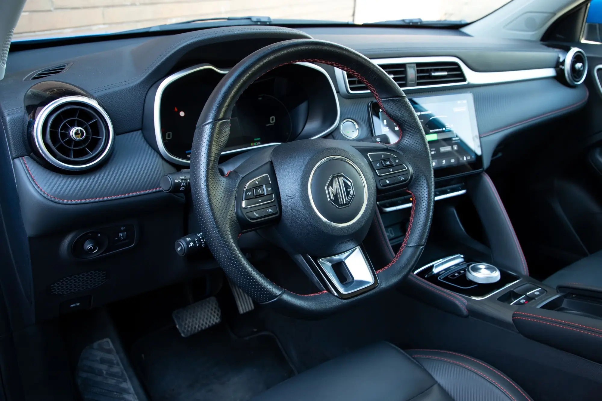 Shutterstock_2368491213 - Techsvět MG ZS EV