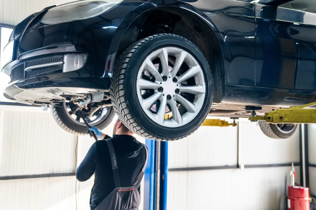 Na STK za toto vyhazují okamžitě - Techsvět Auto na zvedáku