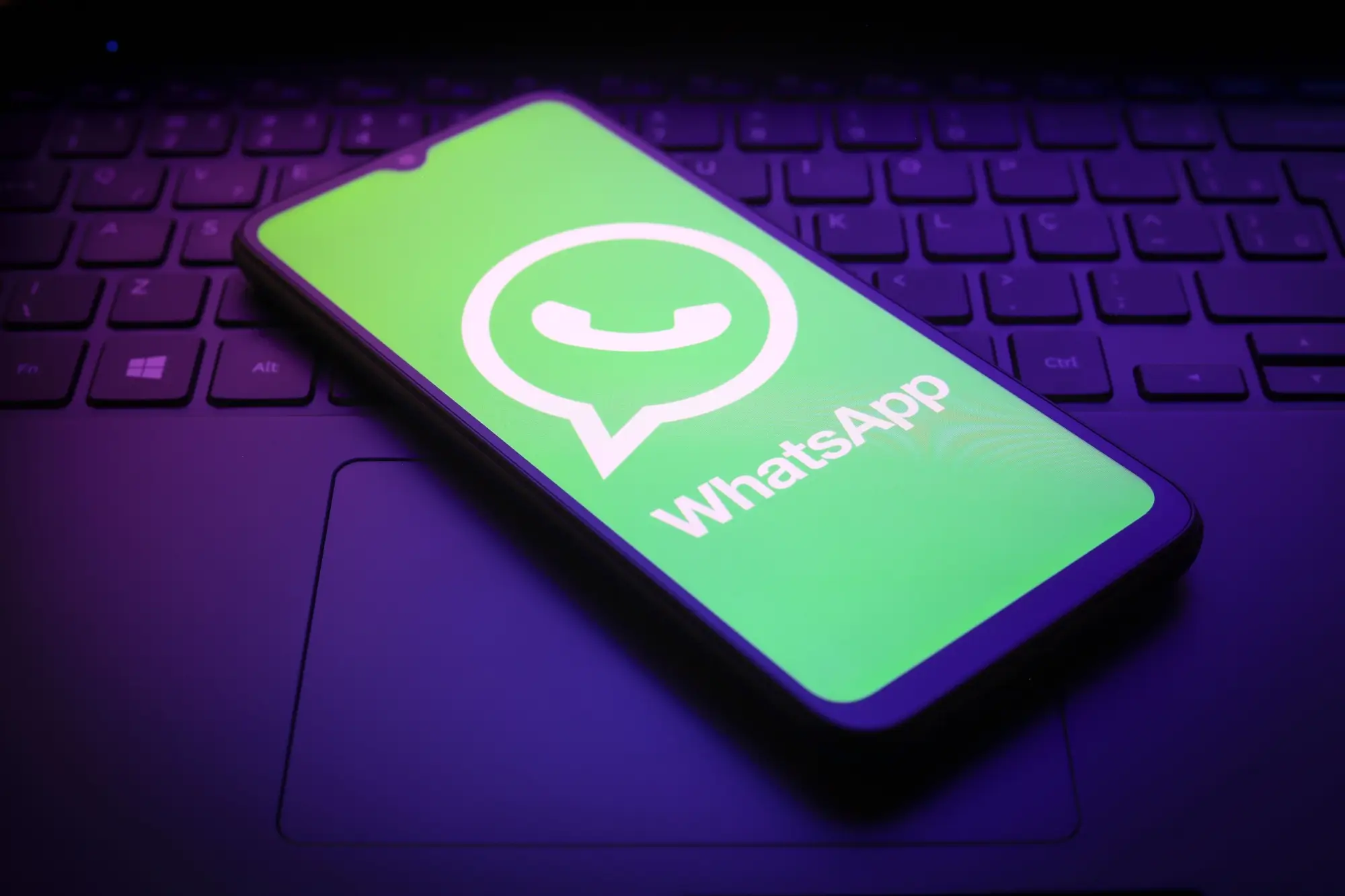 Shutterstock_2598177353 - Techsvět WhatsApp aplikace