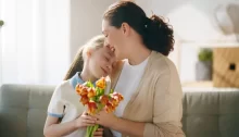 Dívka s maminkou
