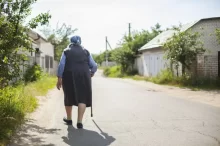 Seniorka na vesnici