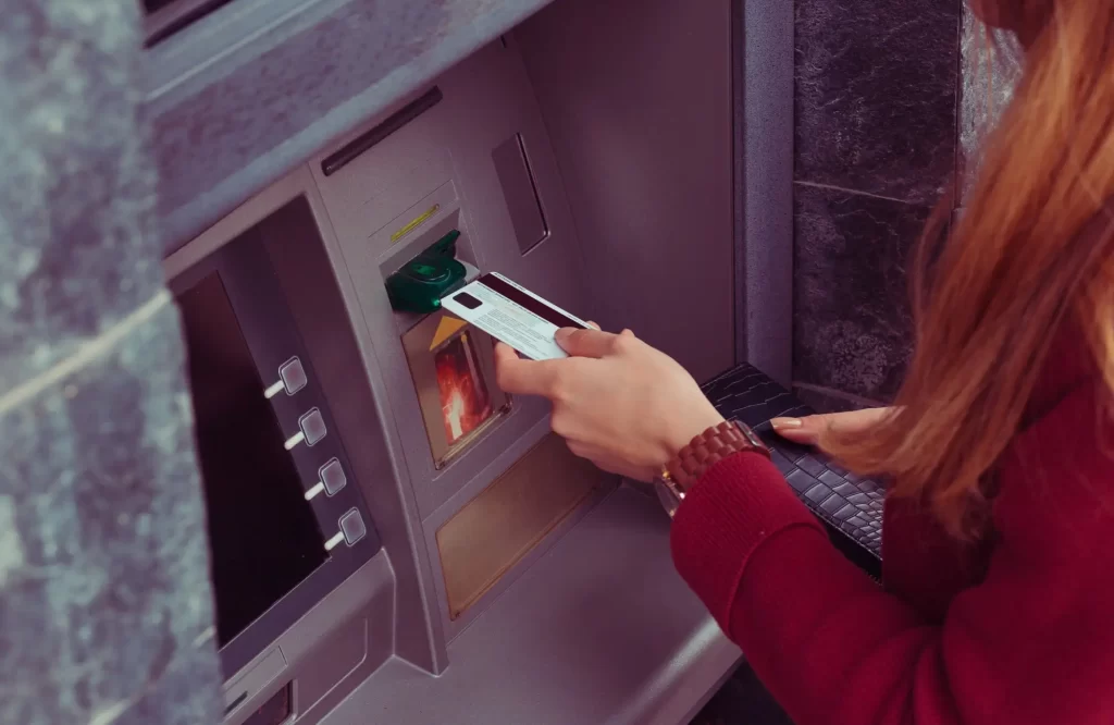 Výběr z bankomatu se může prodražit. - Techsvět Bankomat