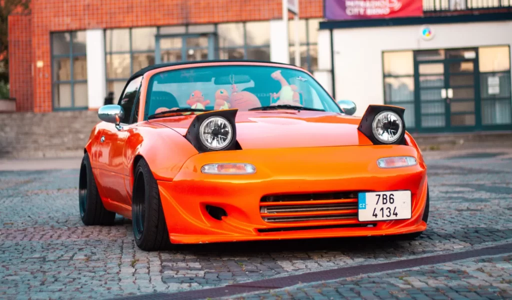 Shutterstock_mx2 - Techsvět oranžová mazda mx-5