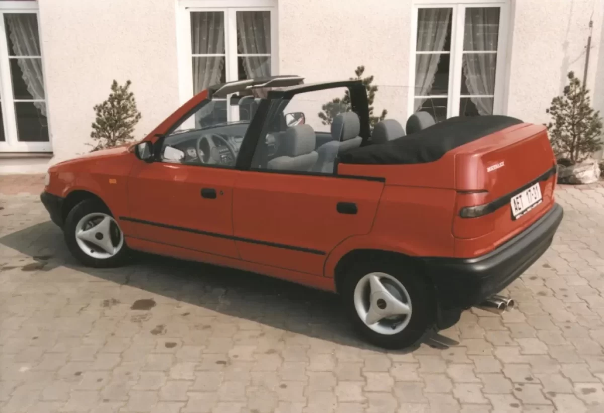Červená felicia MTX cabrio