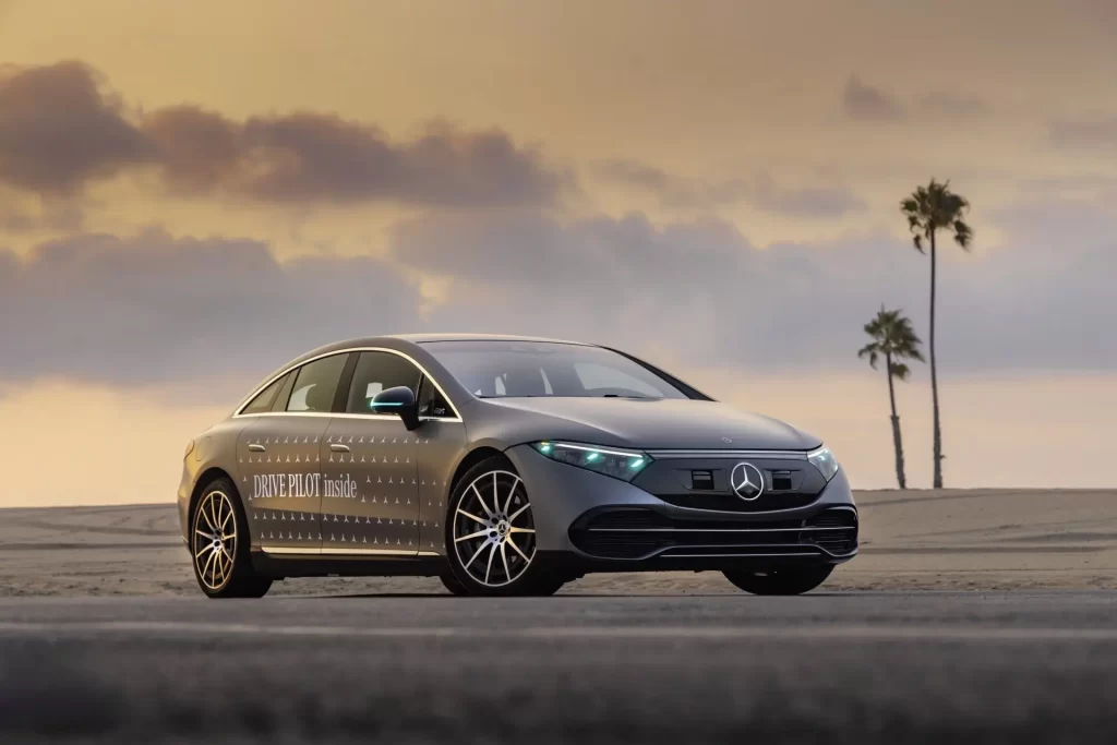 mercedes-benz-osvetleni-tyrkysove-2 - Techsvět modrá světla u mercedesu