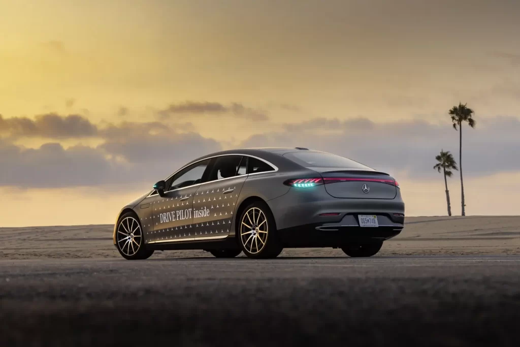 mercedes-benz-osvetleni-tyrkysove-3 - Techsvět modrá světla u mercedesu