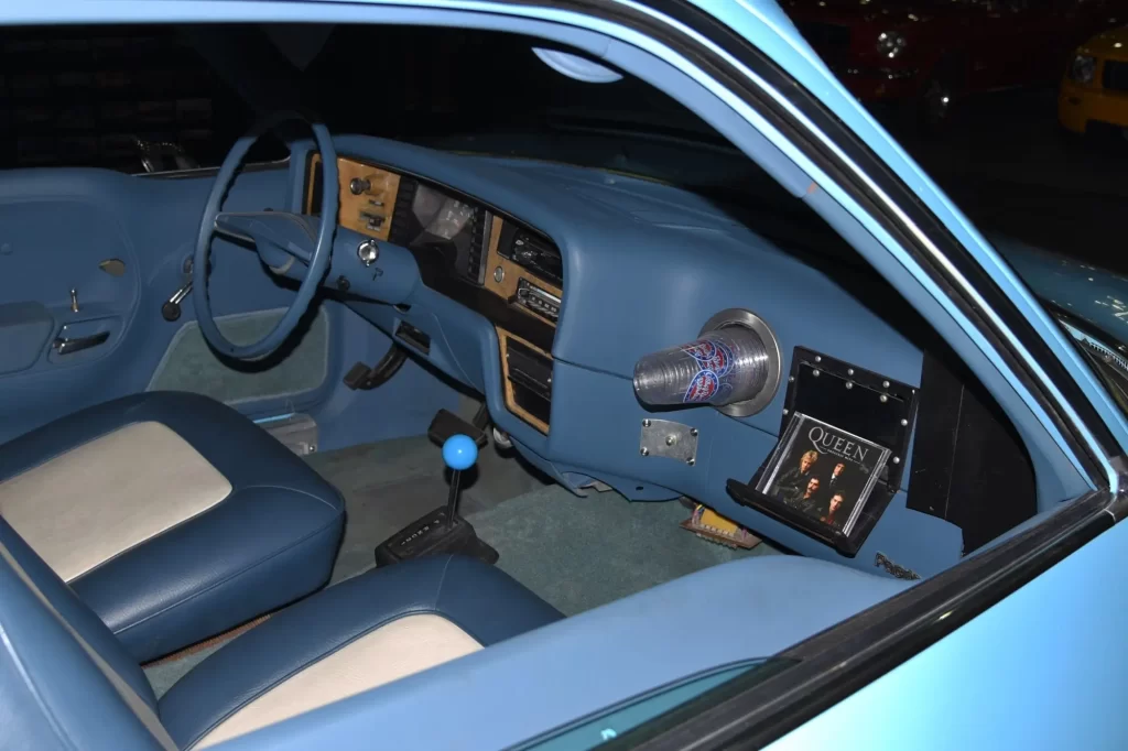 pacer2 - Techsvět Interiér kultovního vozu AMC Pacer v ikonické modré barvě