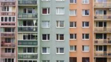 Prostorné byty v paneláku v pořizovací ceně půl milionu? V Česku skutečně existují. Zdroj: Shutterstock