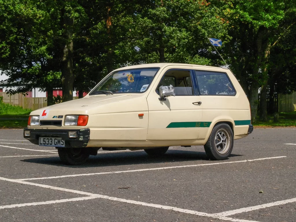 shutterstock_2227395311 - Techsvět béžový reliant robin