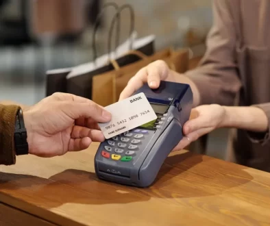 Platebním kartám odzvonilo. Nahradí je modernější a bezpečnější způsob placení. Zdroj: Shutterstock