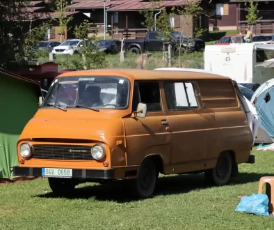 oranžová Škoda 1203
