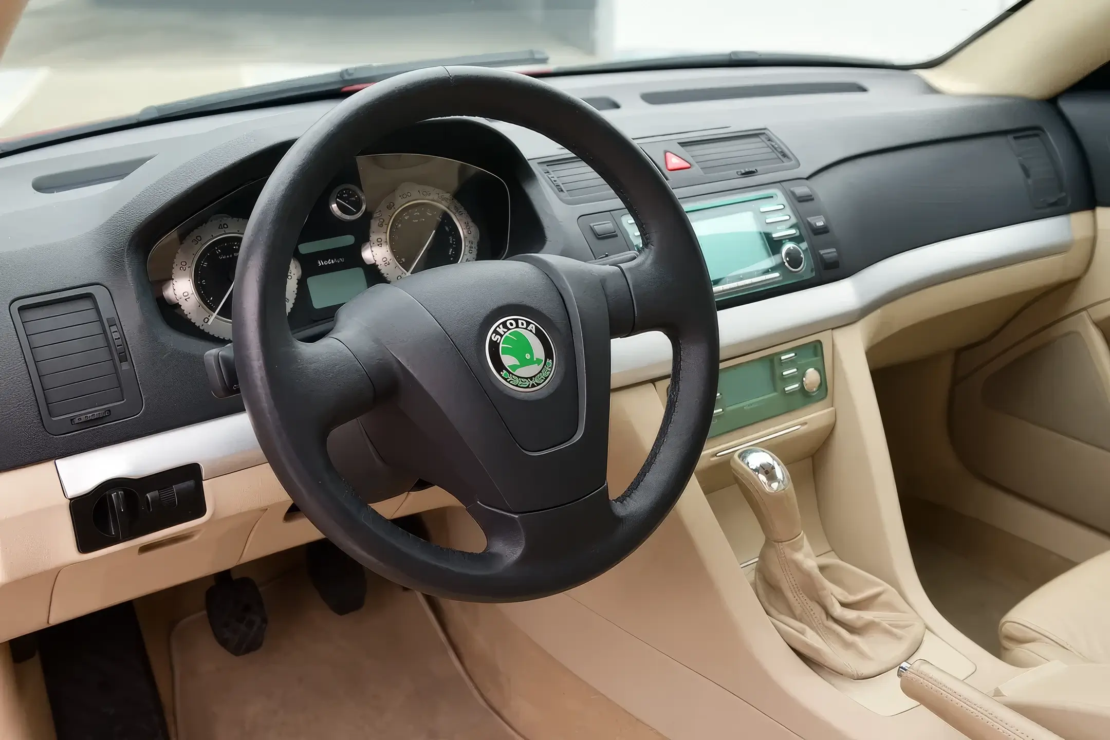 the-škoda-tudor-a-concept-coupé-car-derived-from-the-v0-jacby8ui67xc1-topaz-upscale-2x 1 - Techsvět Škoda Tudor