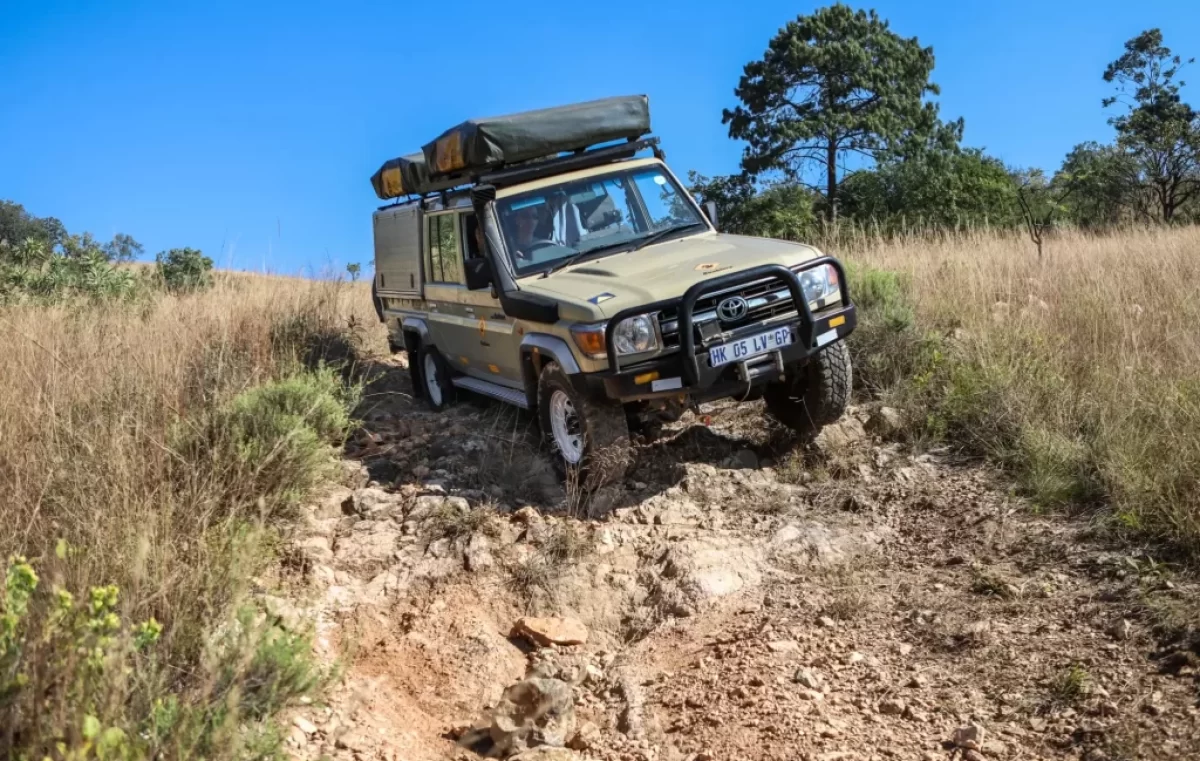 Toyota Land Cruiser na cestě