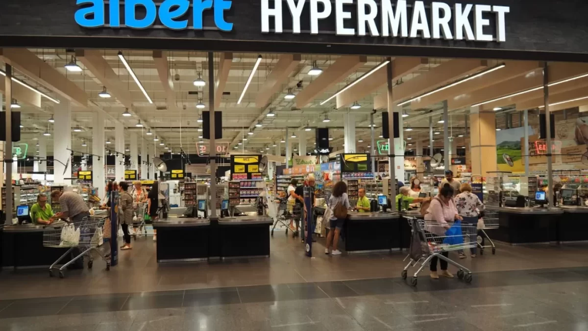 hypermarket Albert