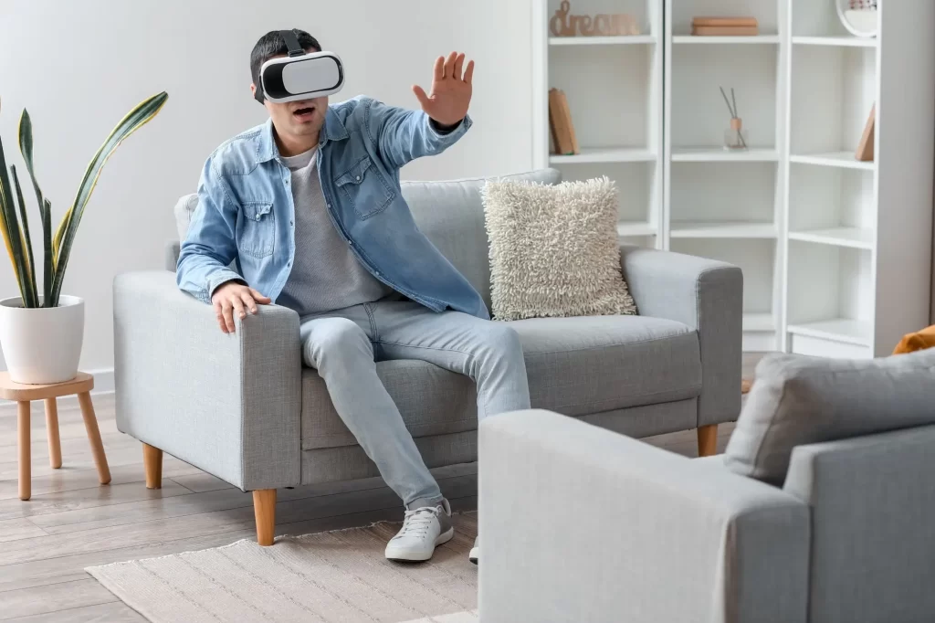 Shutterstock_2285821959 - Techsvět muž VR brýle