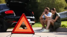 výstražný trojúhelník v popředí