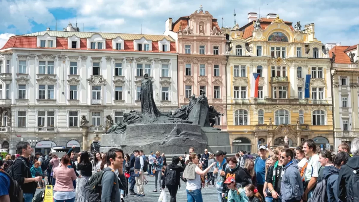 Turisté v Praze