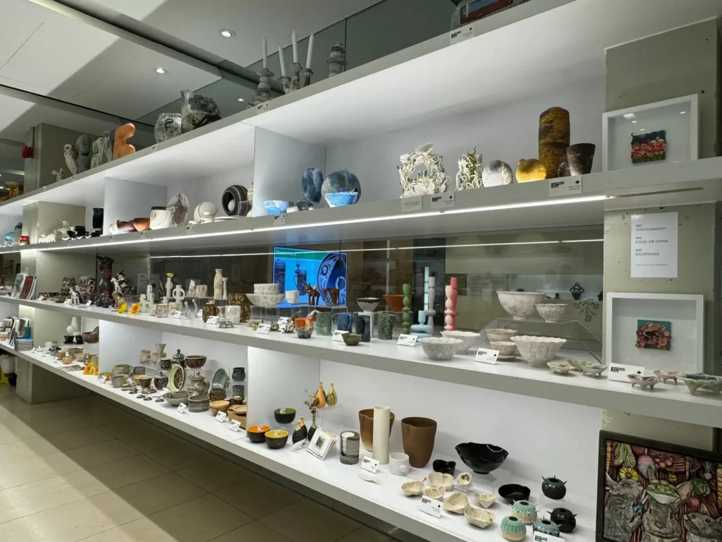Na trhu s historickým porcelánem se dají vydělat nemalé částky - Techsvět Obchod s porcelánem