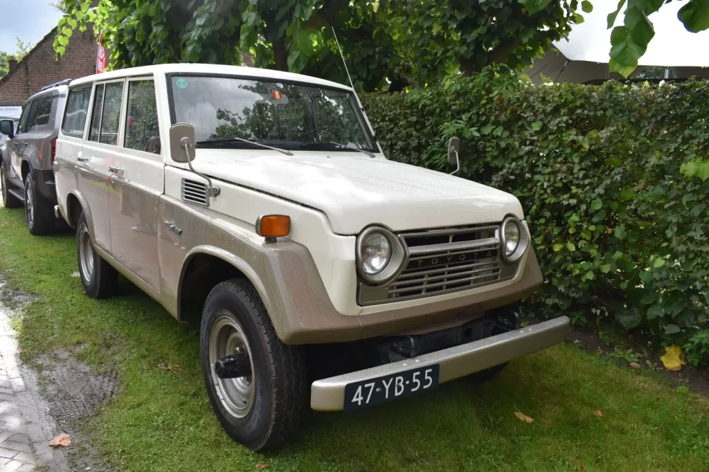 Land Cruiser FJ55 si vysloužil přezdívku železné prase - Techsvět Toyota Land Cruiser verze FJ55