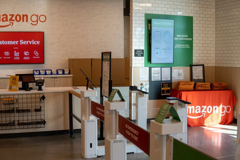 amazon3 - Techsvět Interiér prodejny Amazon Go.