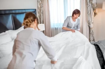 Pokojské v hotelu