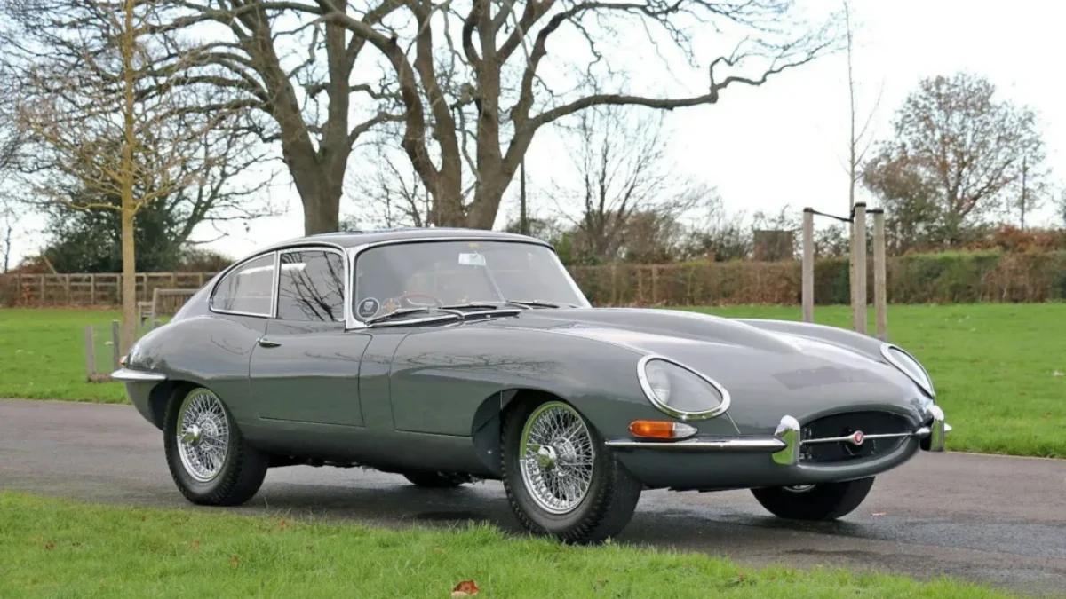 zelený Jaguar E Type