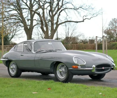 zelený Jaguar E Type