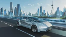 Futuristické samořízené auto jedoucí ve městě budoucnosti