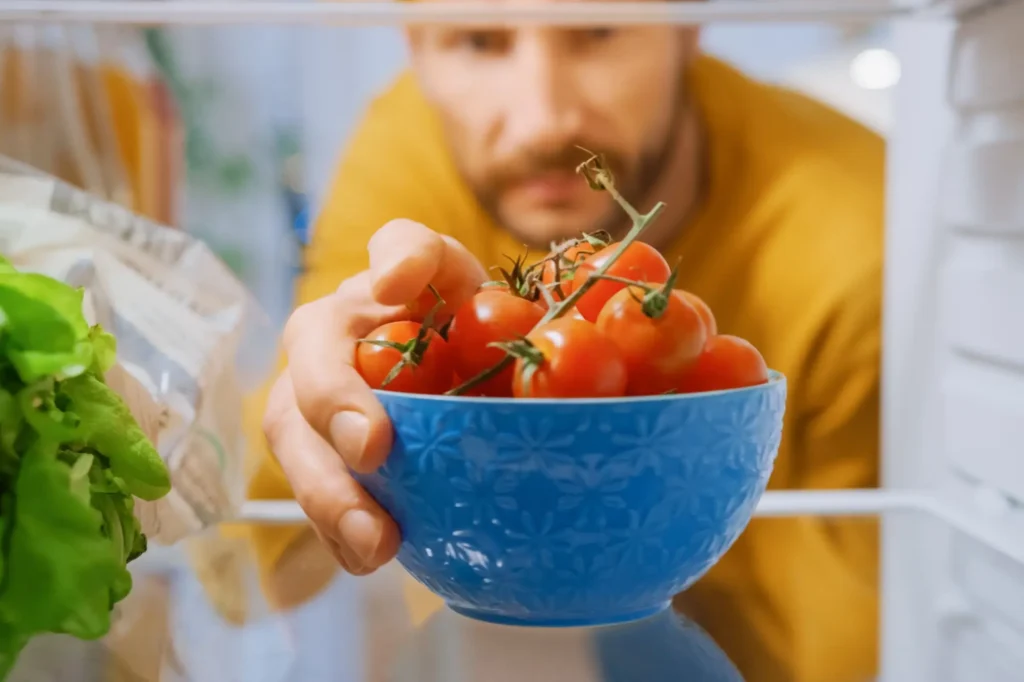 Shutterstock_1802265547 - Techsvět Rajčata v lednici