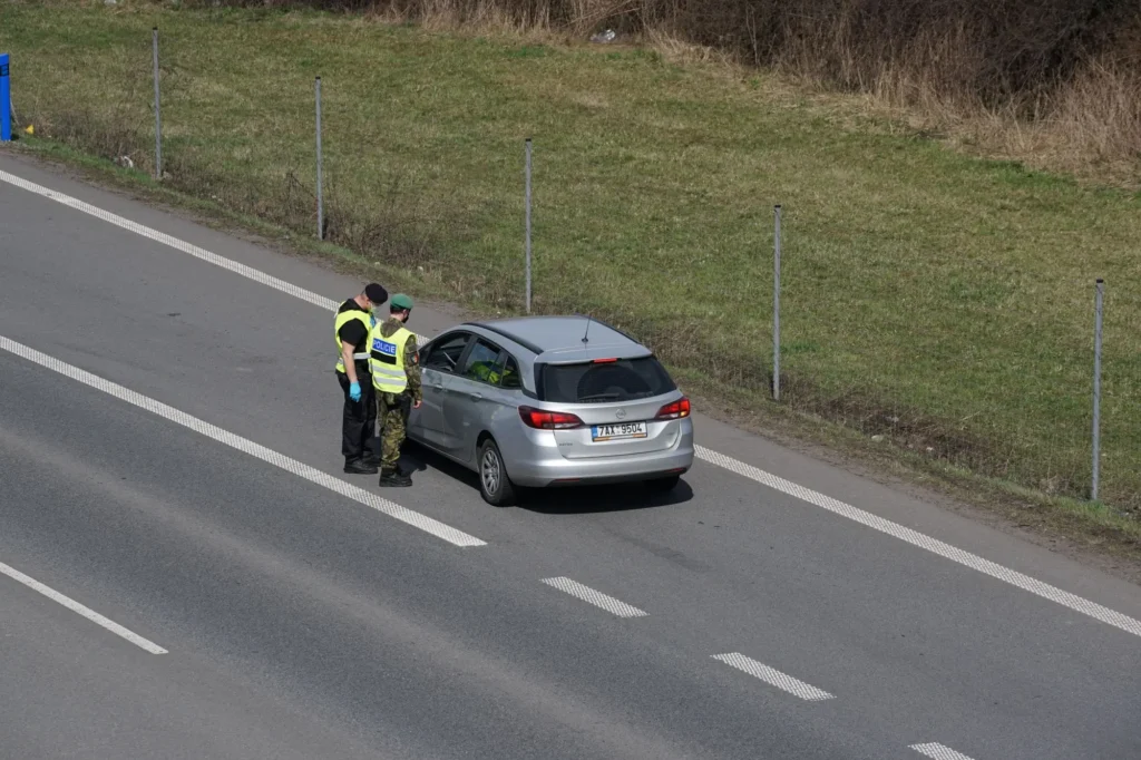Policie zastavila auto