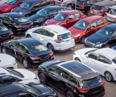 vystavená auta v autobazaru