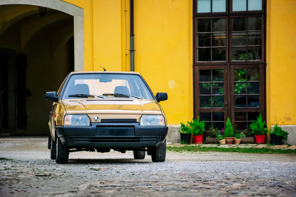 Shutterstock_2400881675 - Techsvět Škoda Favorit