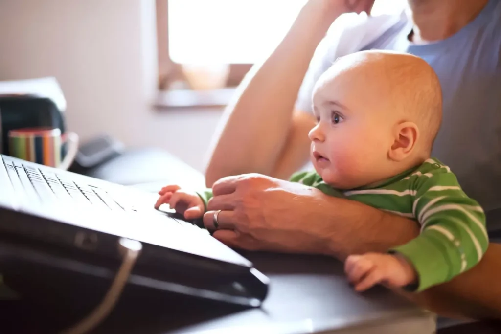 Práce z domova je ideální pro maminky na mateřské - Techsvět miminko