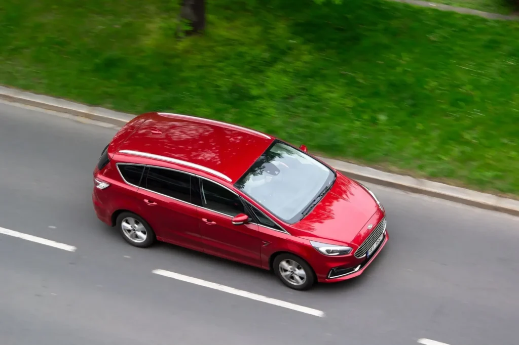 Shutterstock_2504172025 - Techsvět Ford S-Max