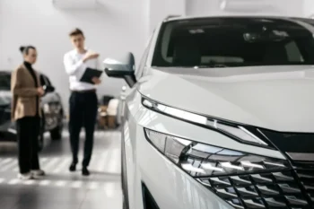 Nové auto a prodejce